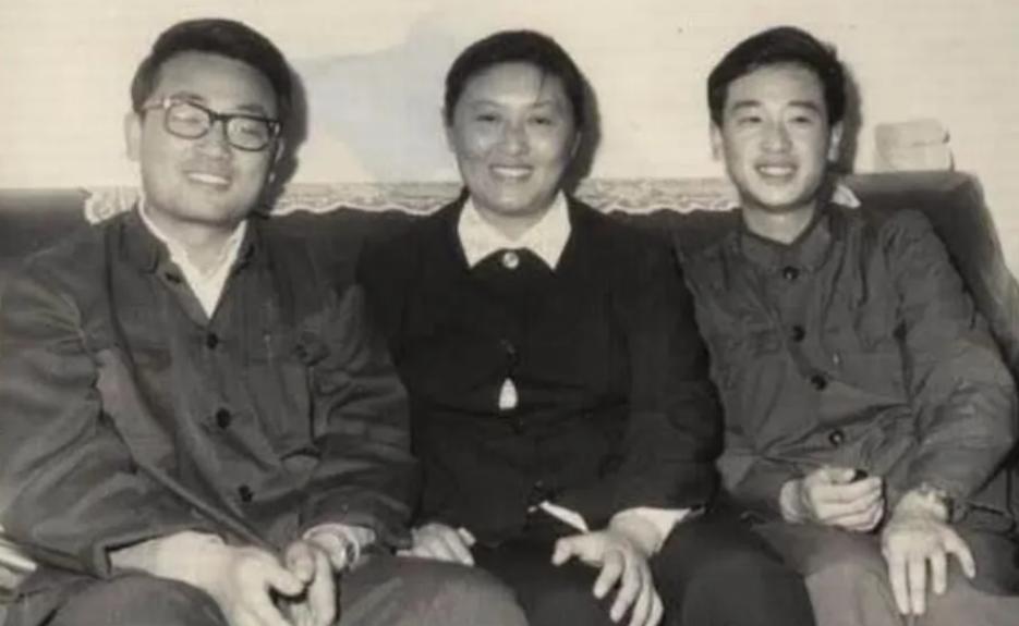 永远的阿诗玛杨丽坤完整版,阿诗玛杨丽坤年轻照