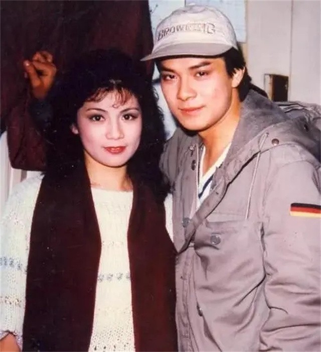 黄日华悼念翁美玲视频,黄日华得知翁美玲去世的消息