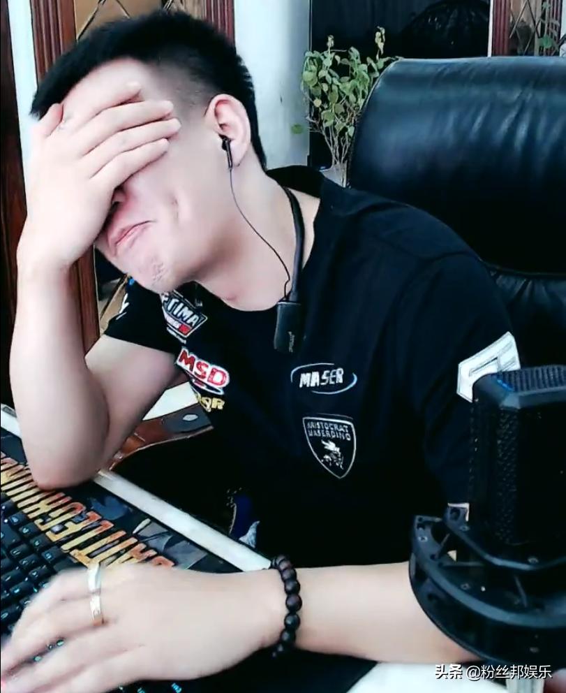 小白龙太难了，被3位女主播“三连挂”，*牙虎**主播点名*债追**3000快