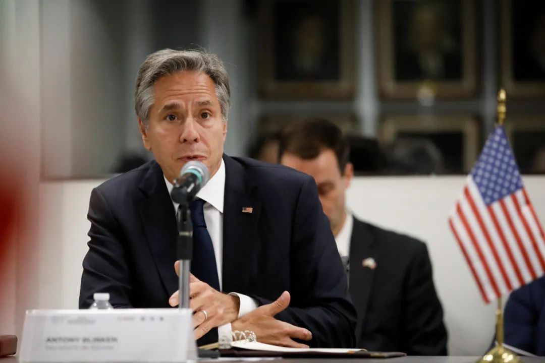 圣诞节到了圣诞人送礼物,圣诞节到了给别人送的礼盒