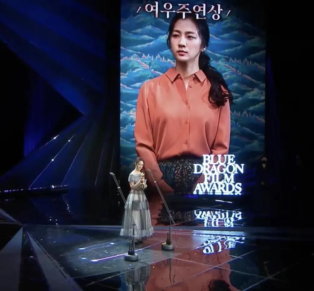 2天8个瓜：俩娃的爹出轨、女星当小三、79岁老头猥亵，个个毁三观