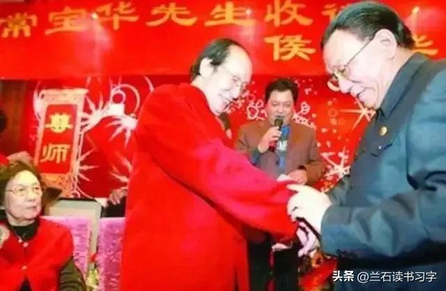 侯耀华拜师常宝华牛群上台致辞,侯耀华拜师常宝华抢牛群大师兄