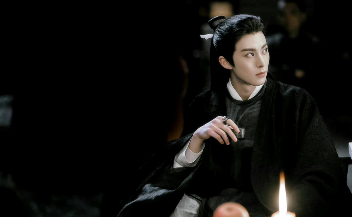 东方青苍的眼睛素描怎么画,东方青苍的眼妆对比