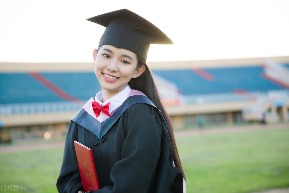 异性要求你主动发信息,异性向你示好是什么意思