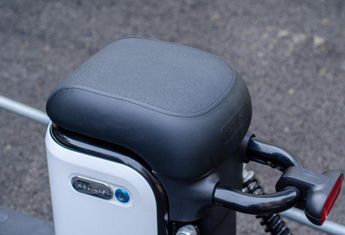 摩灵moi电动车银色,摩灵moi电动车视频