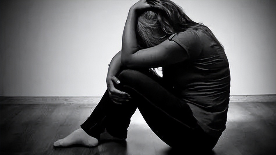 迈克尔杰克逊与女星同台唱歌,广州火车站迈克尔杰克逊