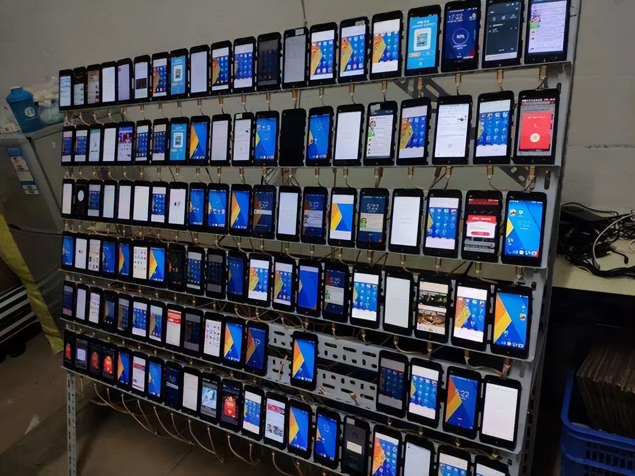 315曝光直播间火爆内幕：一台电脑操纵2万水军，营造虚假人气