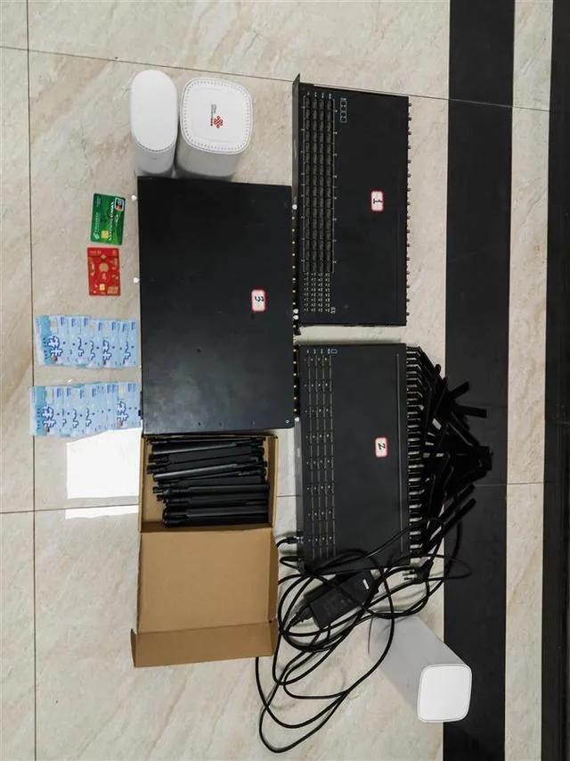 警方抓捕了多个聊天应用团伙,通过远程控制拨打电话实施诈骗