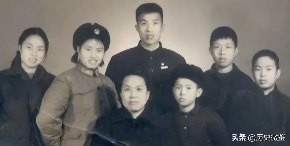 59年*振华苏**被迫离婚带6个娃，毛主席看不下去了：再找个合适的