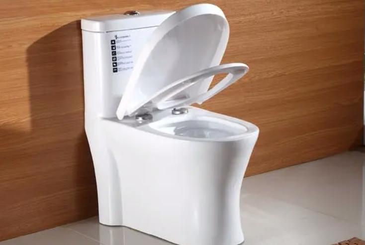 女子腹部痒，医生用镊子夹出16只阴虱！原来阴虱有4个传播途径