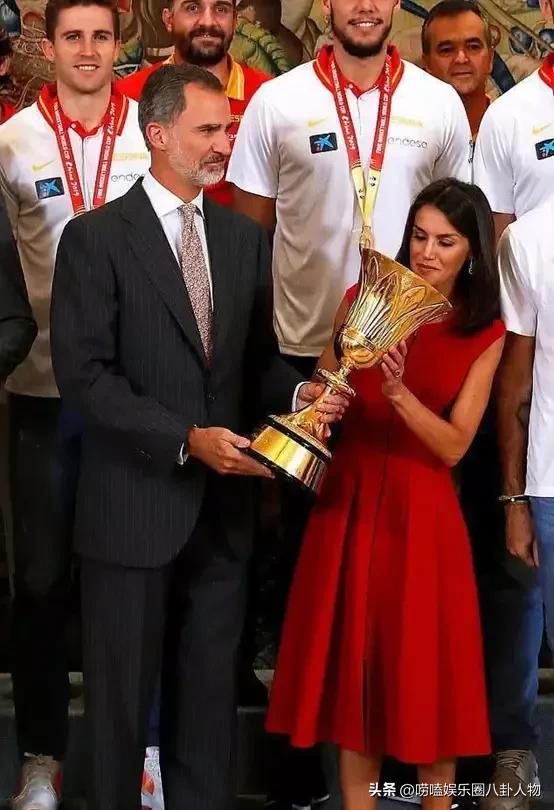 默克尔和普京看世界杯,罗赛夫和默克尔看世界杯