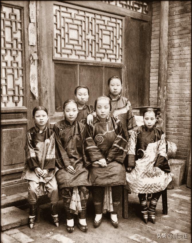 日军日记:*安妇慰**不服从管教,我很愤怒,用*刀刺**插入她的*体下**