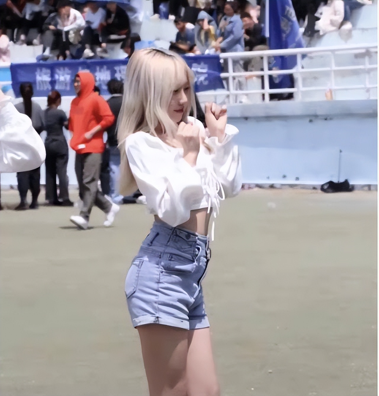 高校啦啦队美女视频,高校美女啦啦队