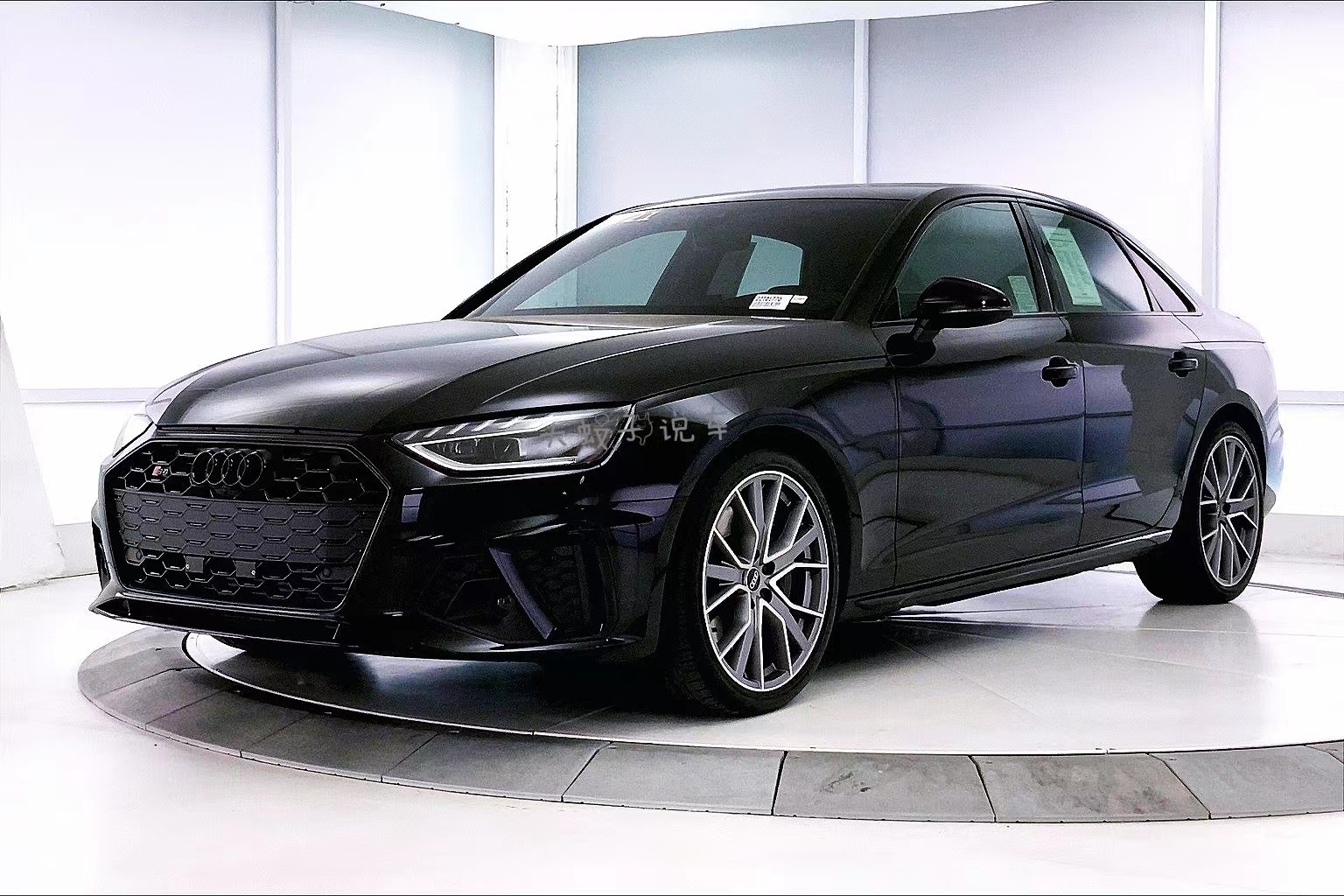 奥迪a4黑武士改装,奥迪全新a4实车曝光溜背造型