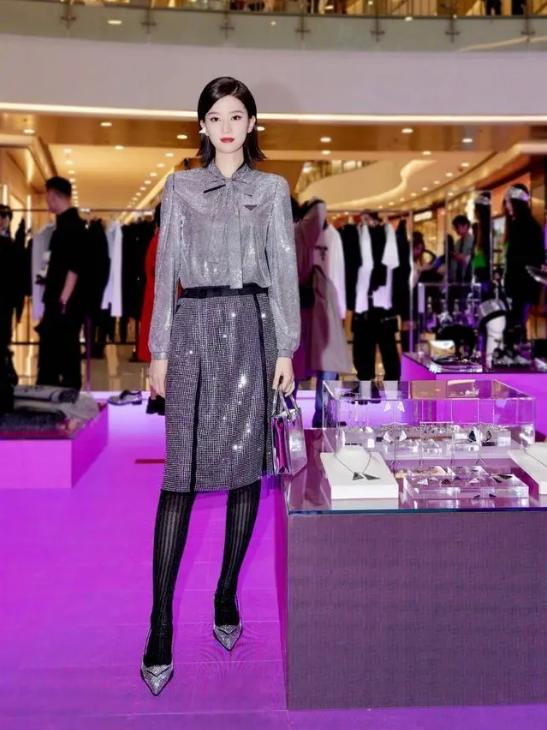 乔欣黑色小香风穿搭,乔欣属于什么风格穿搭