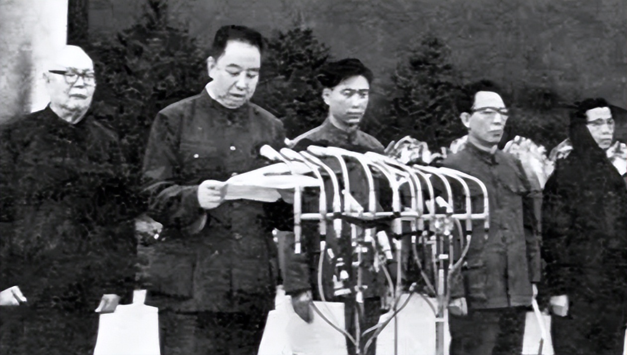 华先生意外身亡,华去世