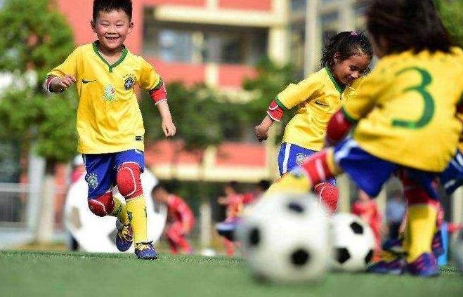 7岁孩子跳远能跳1.5米什么水平,12岁小孩跳远最多能跳多远