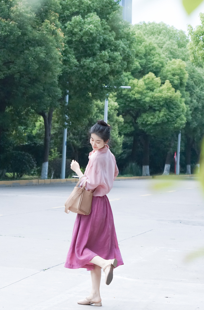 今年流行的松弛感穿搭太时髦了,适合30多岁女性的时尚穿搭