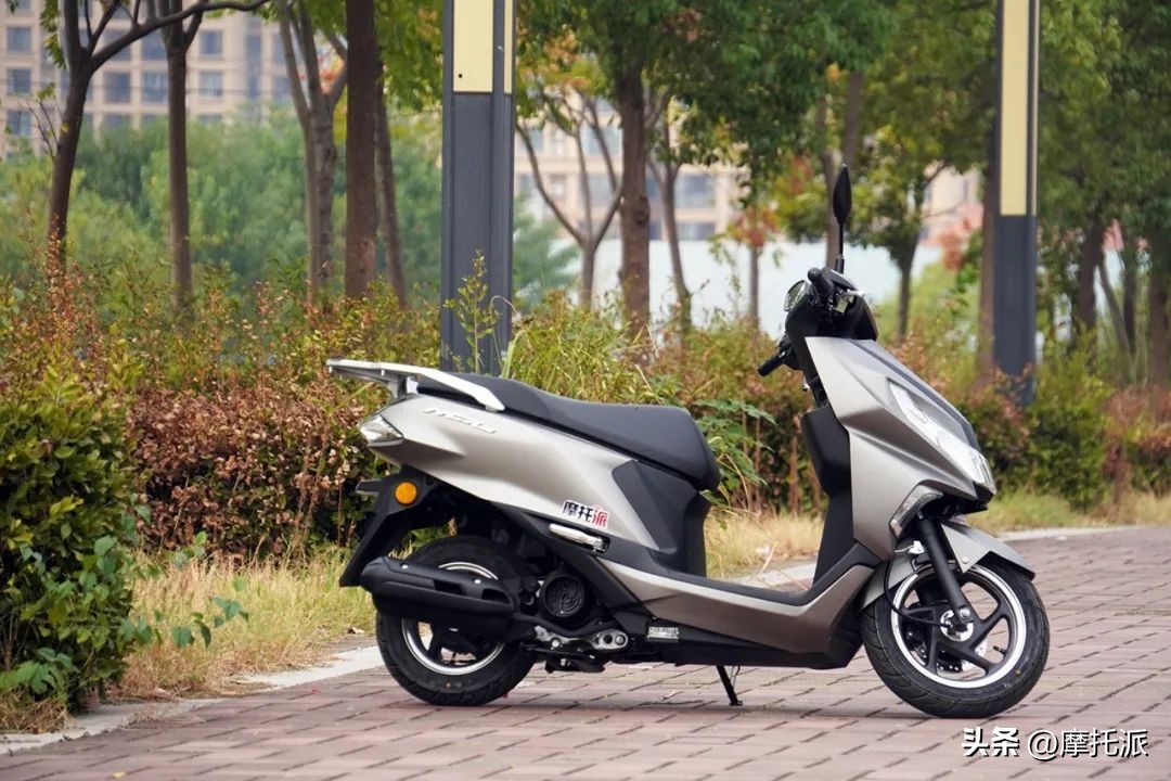 本田ncr125和铃木uy125实测,五羊本田摩托车踏板ncr125价格