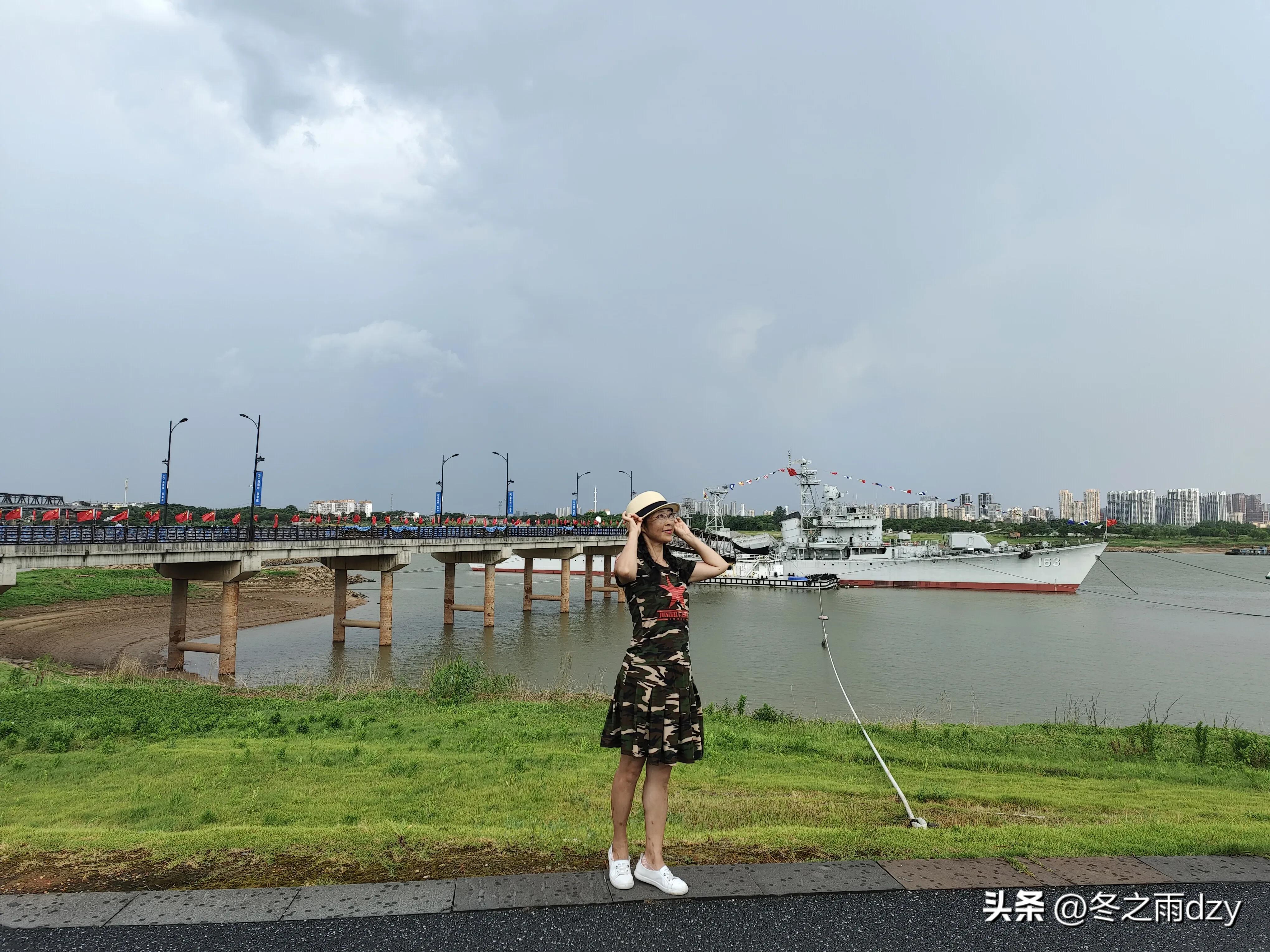 南昌舰主题园凤凰洲湿地公园,凤凰洲建军广场