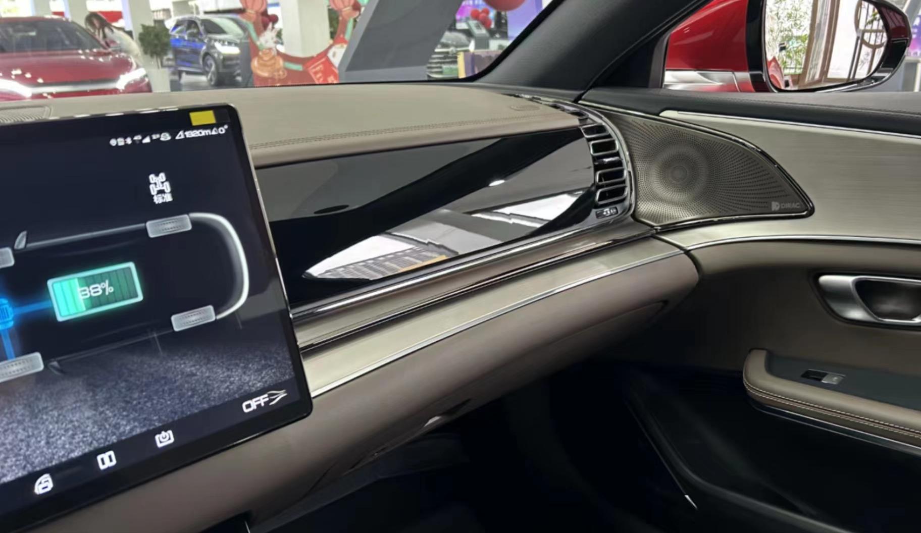 第一批绿牌车已经过了8年质保期，看到换电池的价格，还愿意买吗