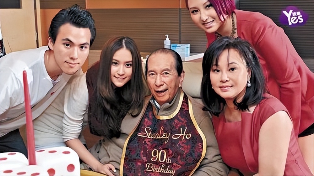 赌王何鸿燊800万,赌王何鸿燊去世谁来抬棺