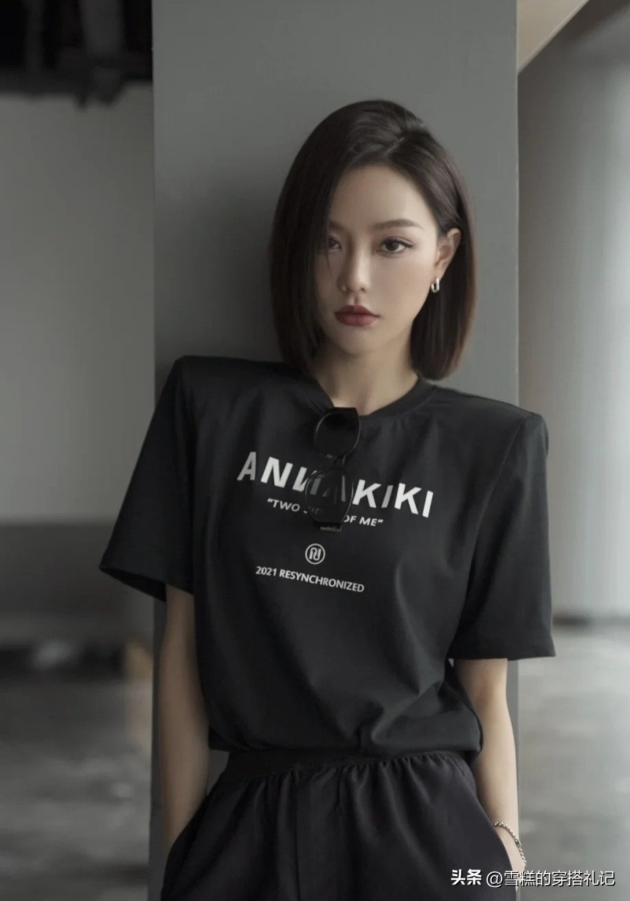 今年最火减龄易打理发型,现在女生流行一刀切短发型