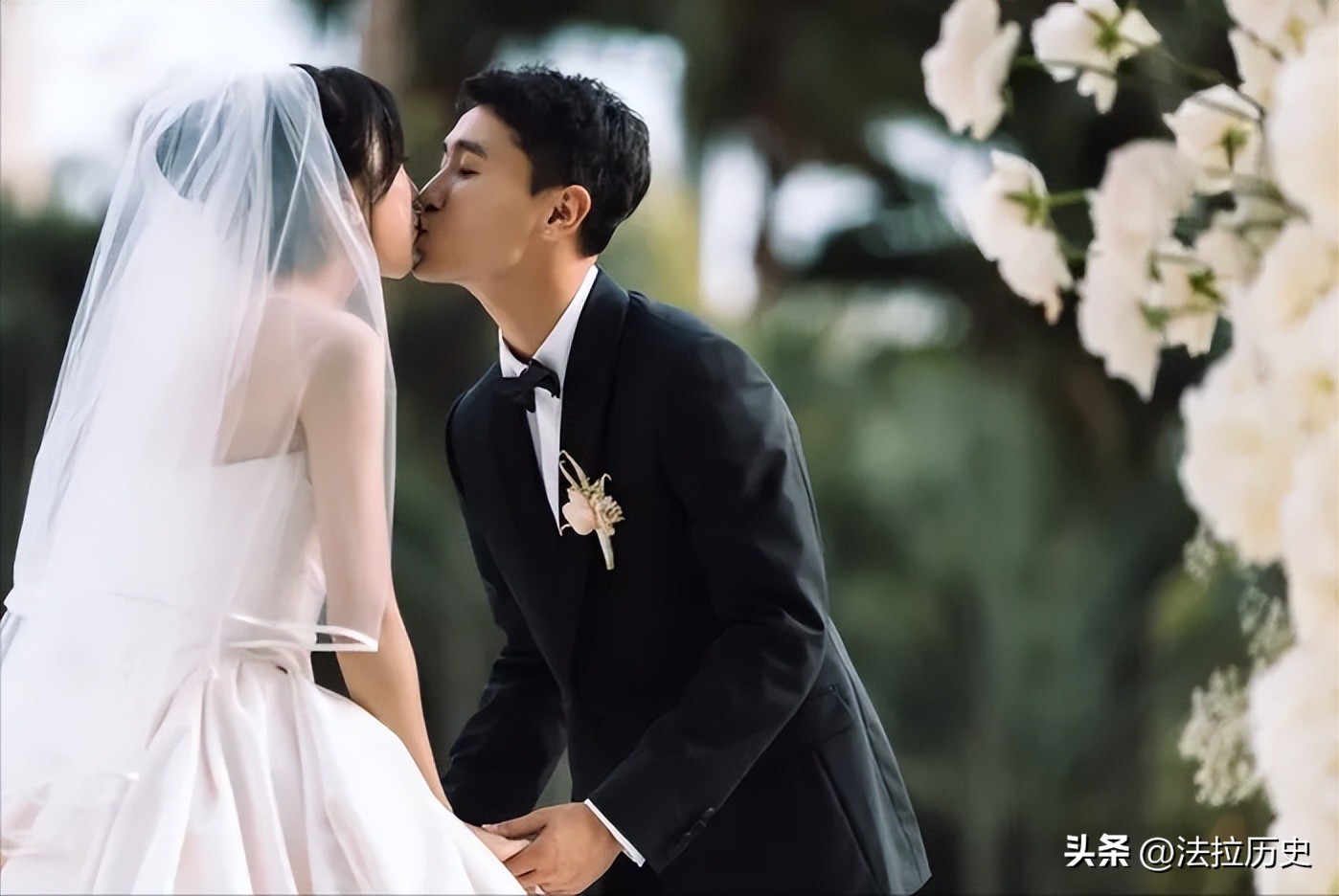 国足娇妻颜值大赛,国足太太团堪称世界级球员