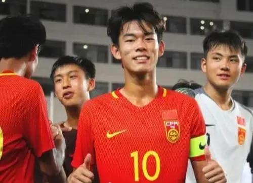 国足4大潜力新星何小柯,国足留洋何小珂