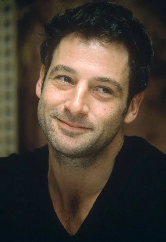 那位曾靓绝时尚圈、串起欧洲上流社会的超模为何落魄至此……