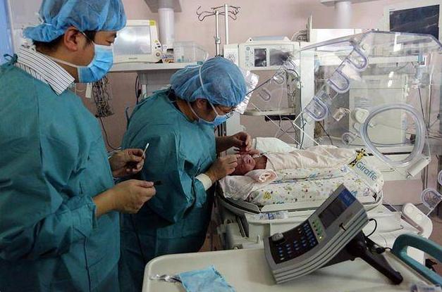 拇指姑娘出生时只有10公分,拇指姑娘出生时仅280克长大