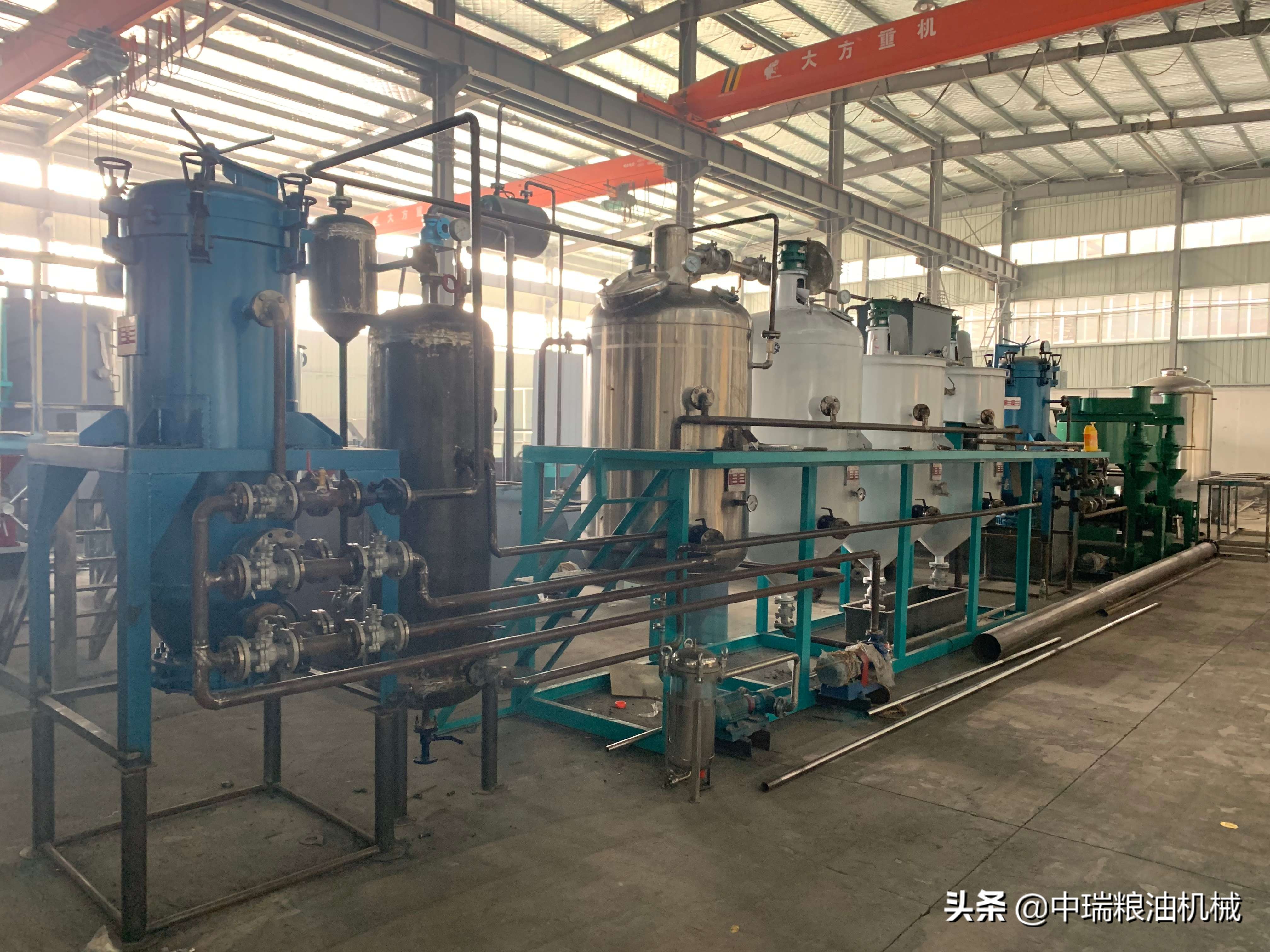 小型精炼花生油设备,大型花生油加工设备多少钱一台