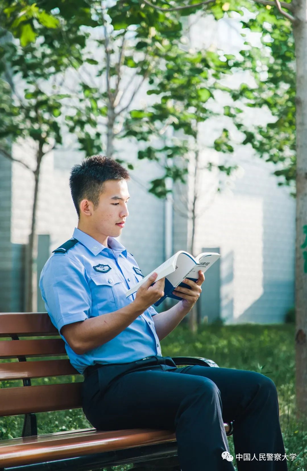 愿你们进入考场有所向披靡的自信,愿你们未来充满勇气和成功