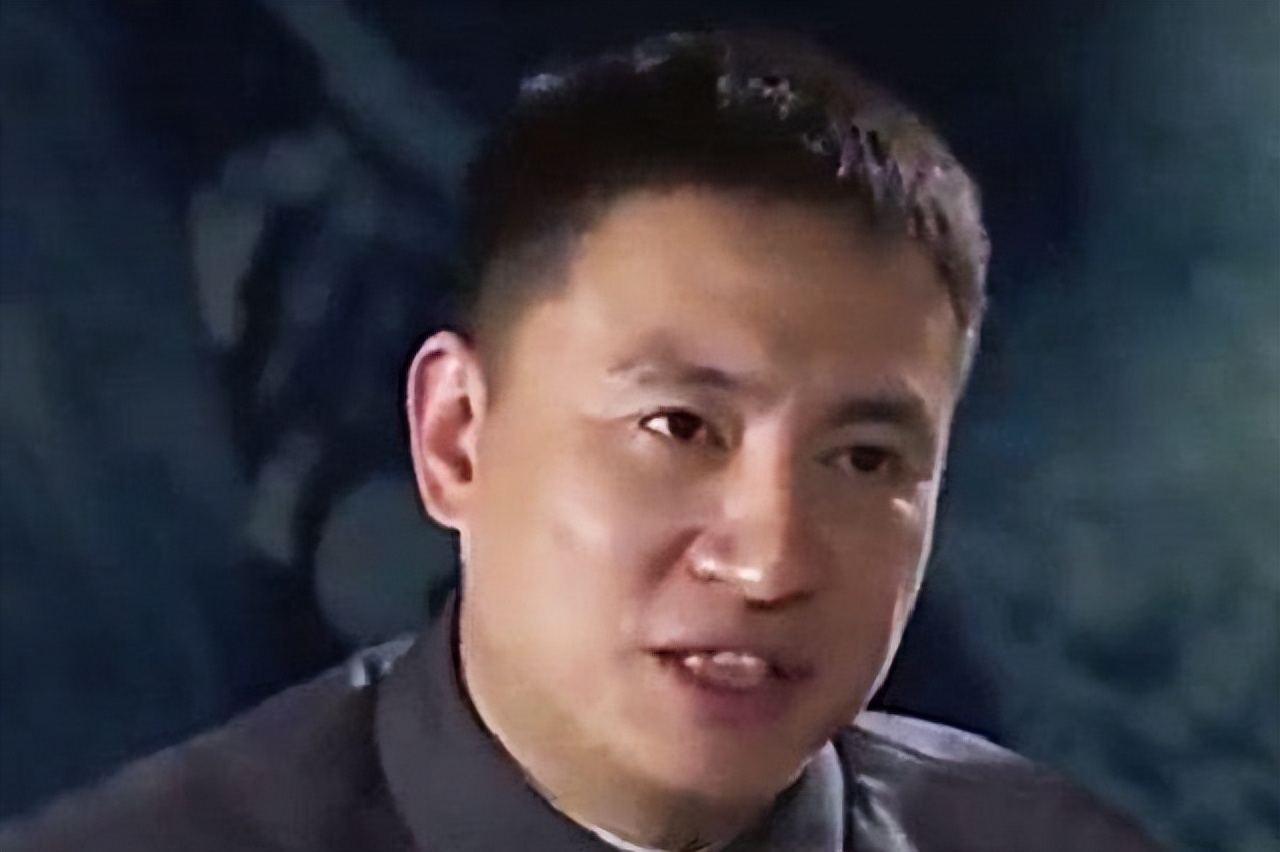 火烧靖国神社中三观正的日本小伙,中国小伙火烧日本靖国寺