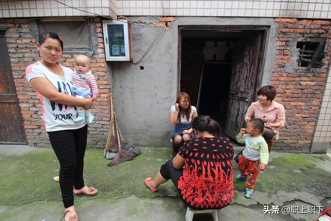 湖南邵阳夫妇在乡场镇给老人拍照月入过万,农村创业有五个风口