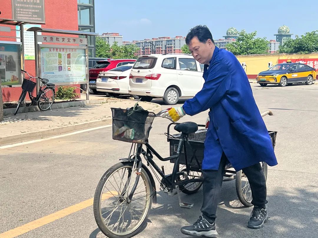 发现*善美真**|用心服务居民，做最美管道疏通人