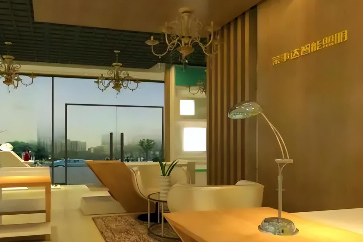 拥抱新一代消费者，老牌荣事达的转型之路：华丽换装，打破困局？