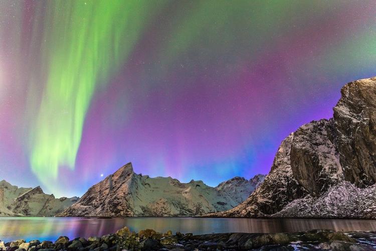 追寻光明与真理,追逐光明和黑暗