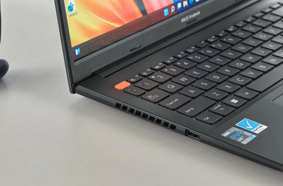 华硕无双oled屏可以使用多久啊,顶级lcd屏手机华硕