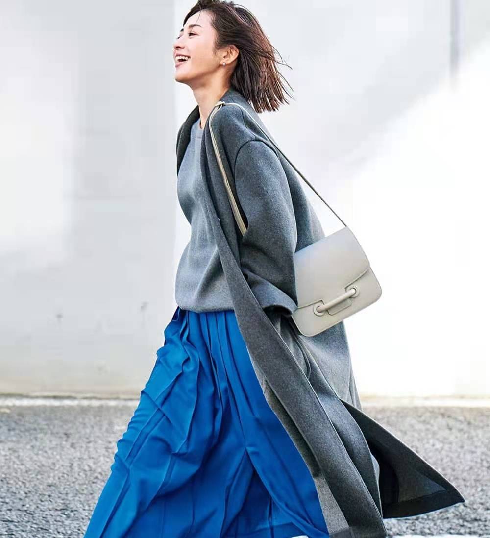 配色搭配高级感穿搭,冬季染头发颜色推荐显白显年轻