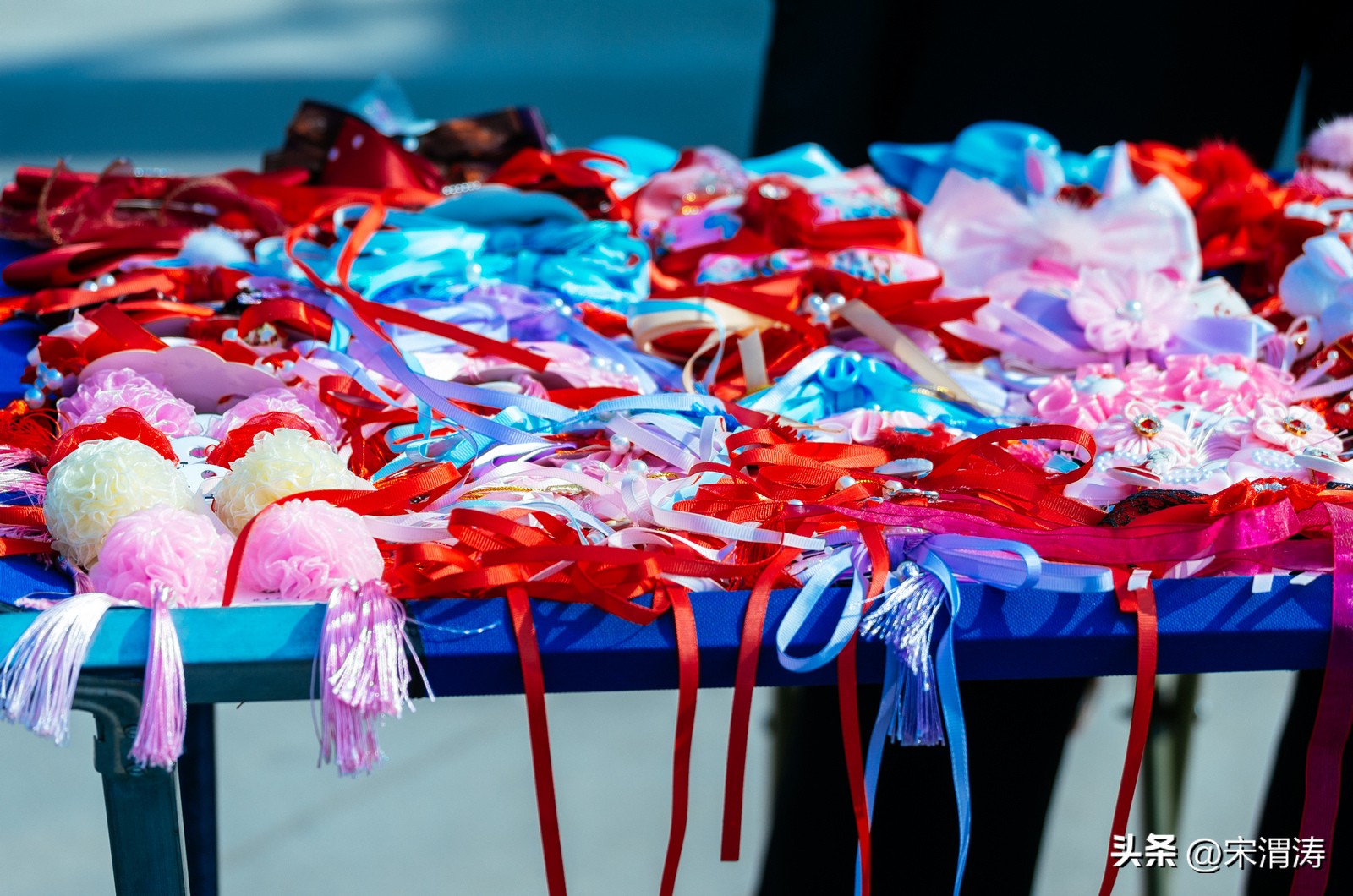 陕西渭南：红红火火络绎不绝的西三路灯笼市场图纪