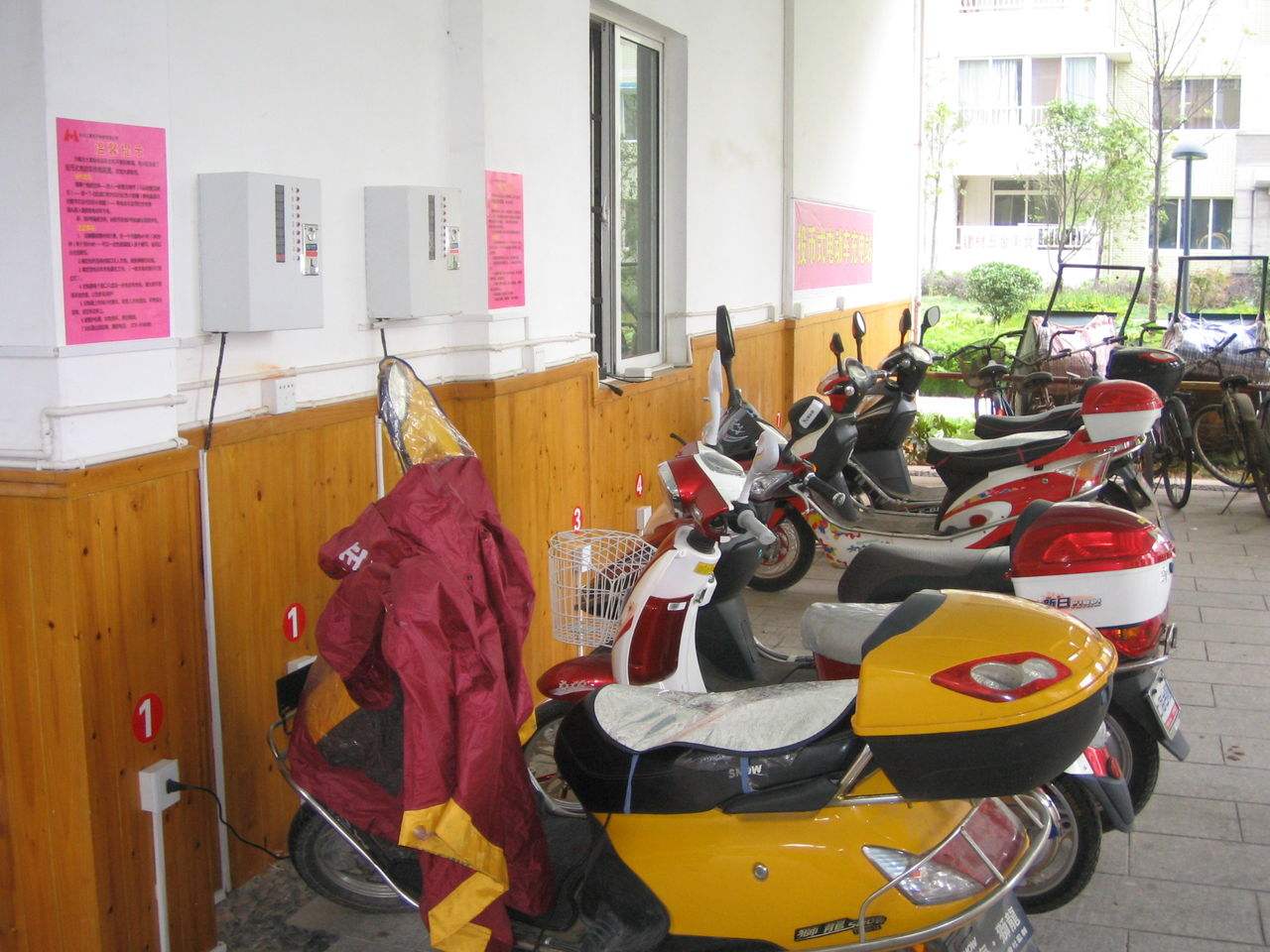 电动车随用随充好还是用完充好,电动车充电正确方法与操作