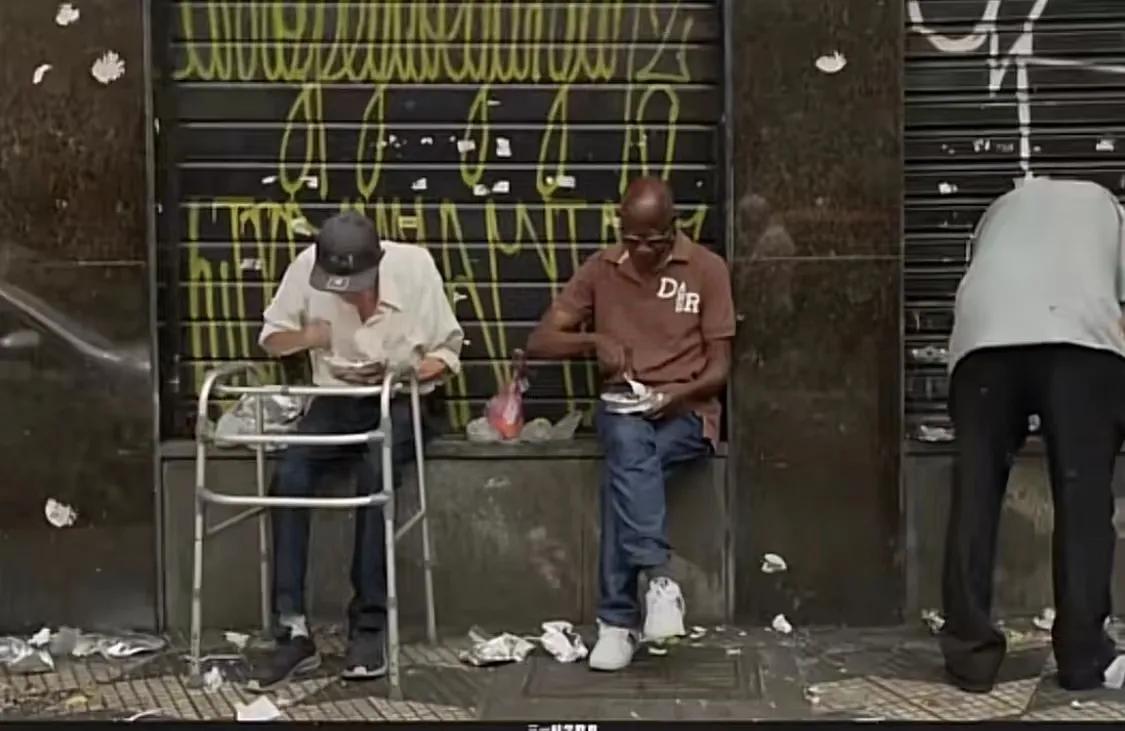 巴西队大部分来自贫民窟,巴西球员背后的辛酸故事