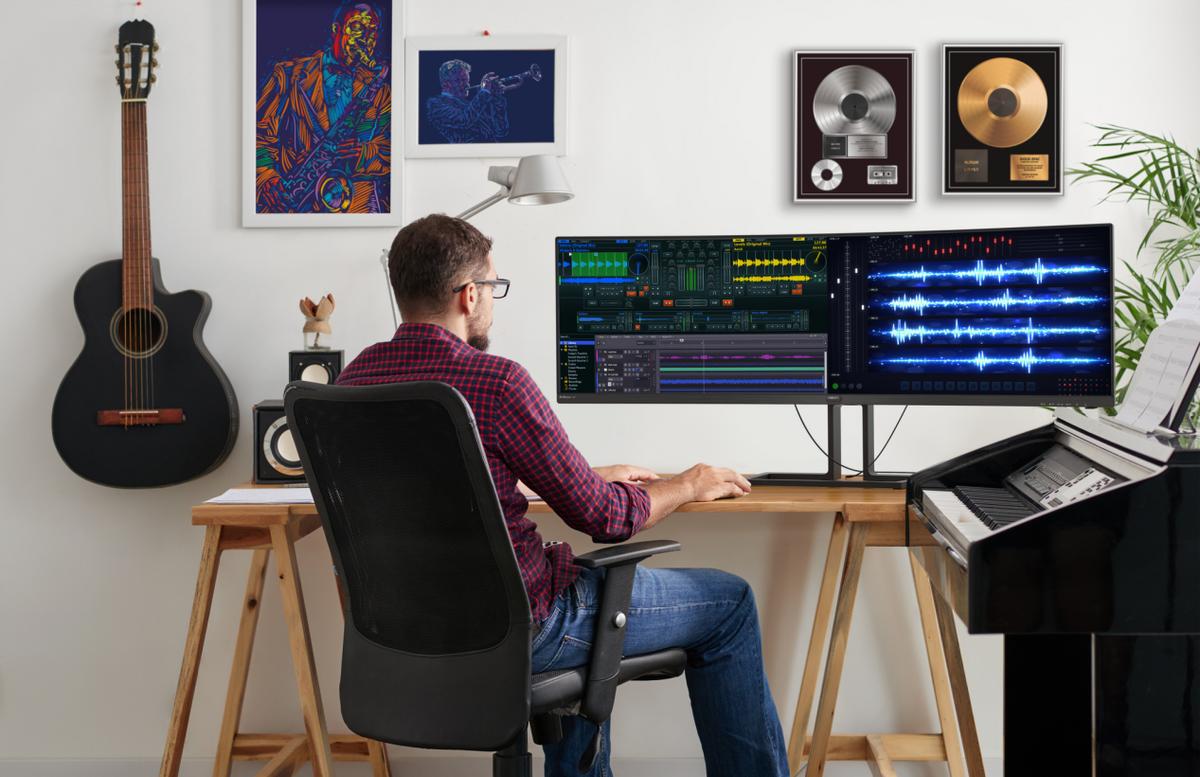 完美分割三屏的带鱼屏显示器,超宽的带鱼屏显示器到底好不好用