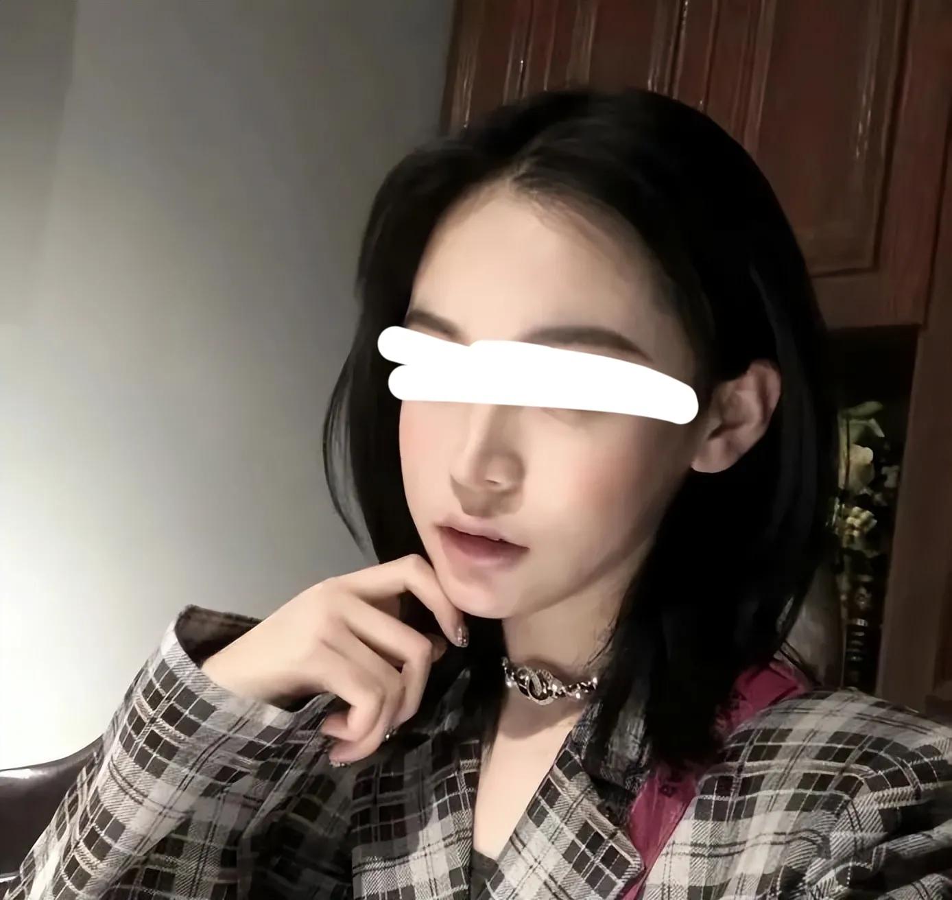 亿万资产女富豪，逼婚秦奋的美女网红，靠在直播间骂人走红后退网