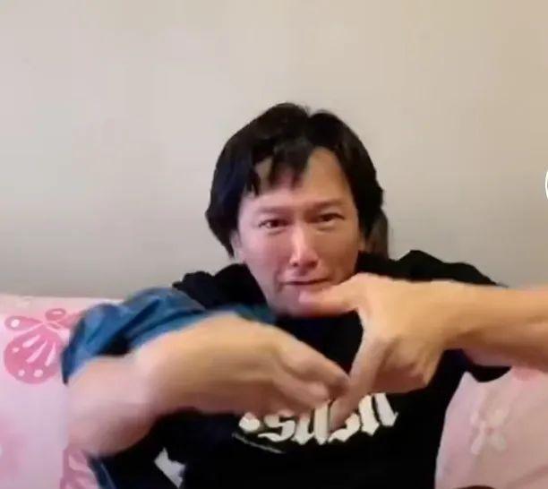 老演员整容脸变形,老年人整容前后照片