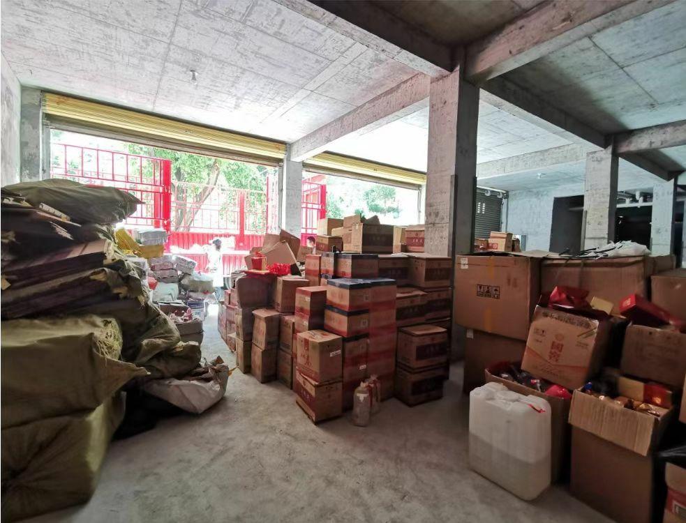 顺藤摸瓜警方查处,民警查处高端白酒造假窝点