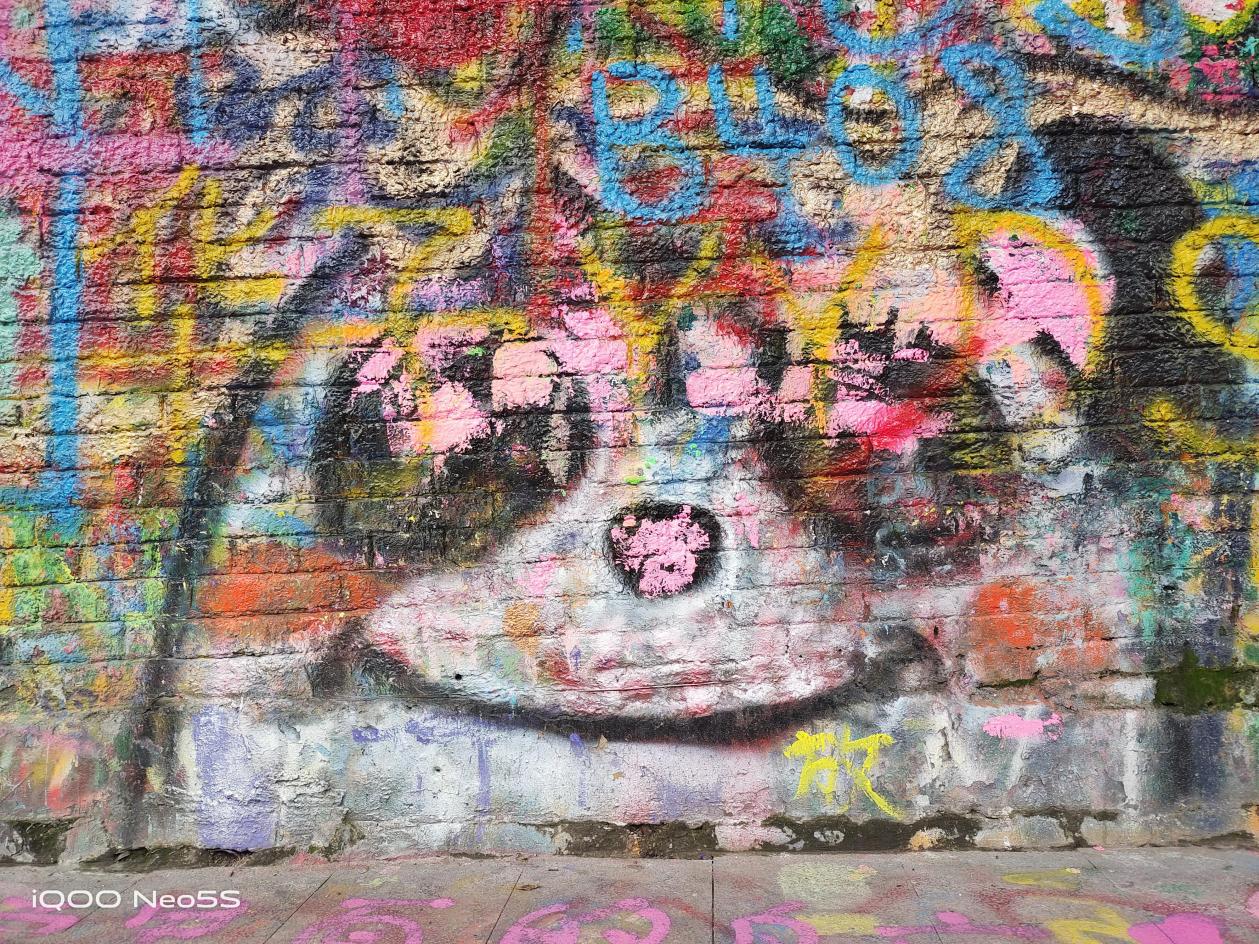 iqooneo5s首发测评,iqooneo5se和iqooneo5s区别