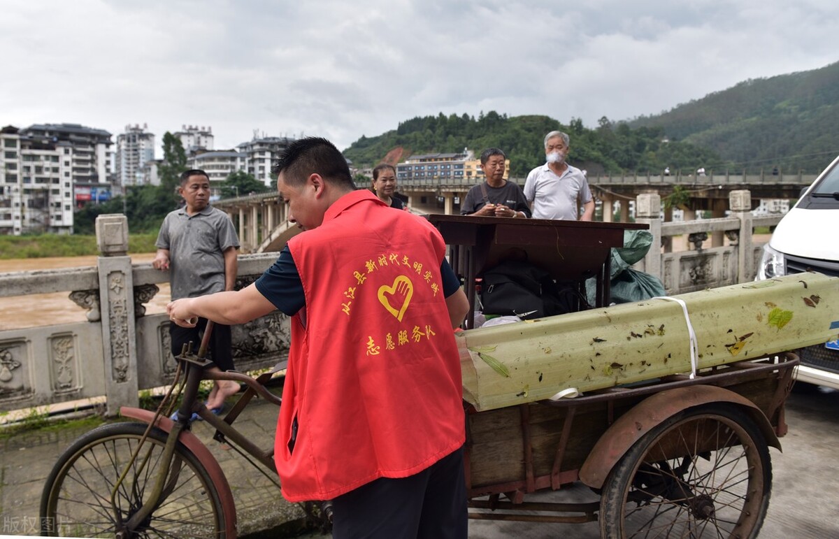 政府单位招合同工一般月薪多少,政府部门招合同工在哪里招