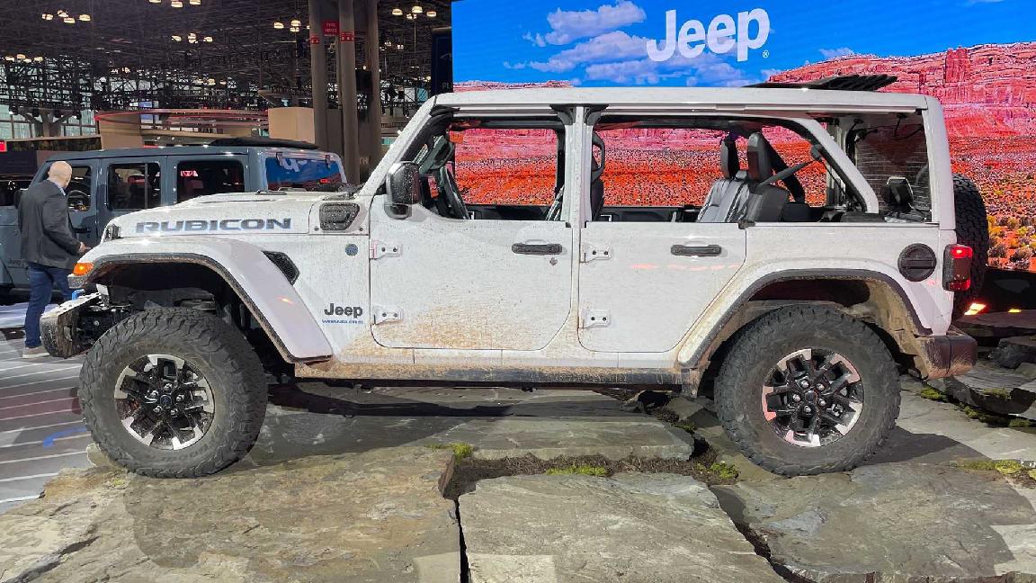 jeep牧马人2024款二手落地价,吉普牧马人被围堵